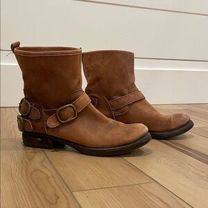 Lucky Brand Tan Ankle Booties